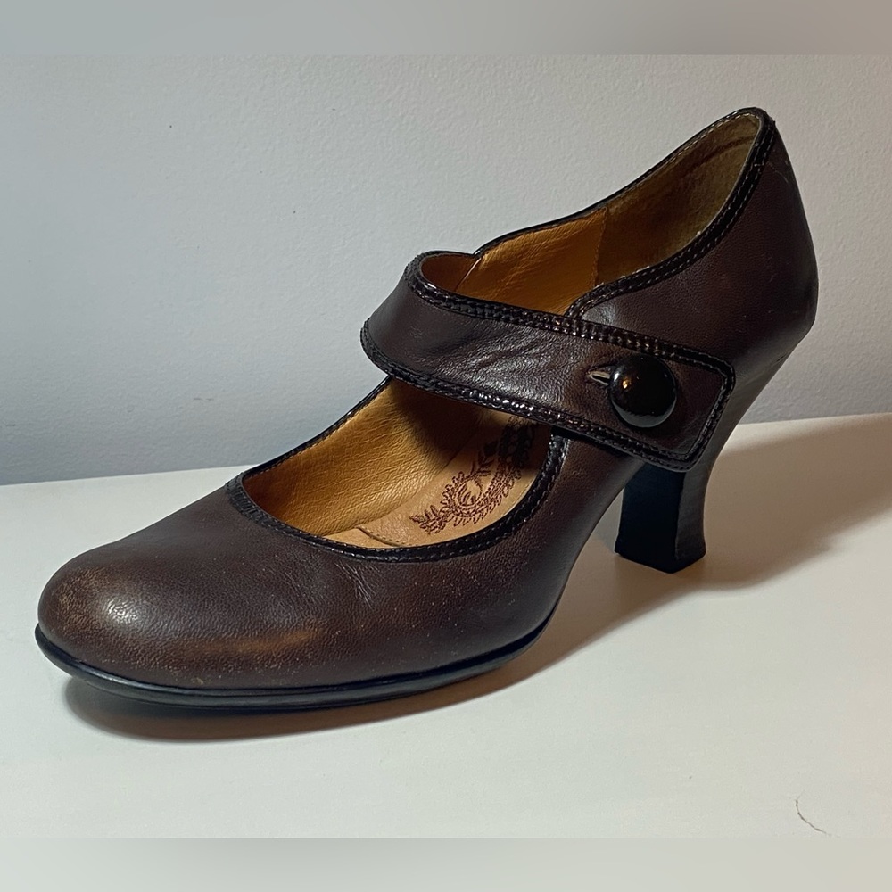 Sofft Mary Jane casual heels
